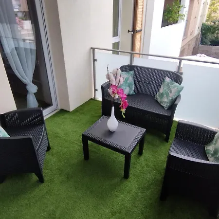 Apartment Beau T3 + Clim + Parking Cyr Sur